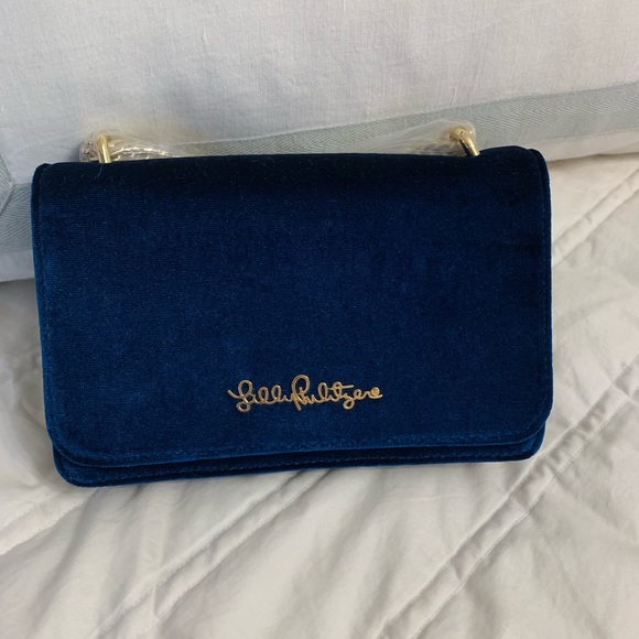 Lilly Pulitzer Handbags - New Lilly Pulitzer Kat Crossbody Navy velvet